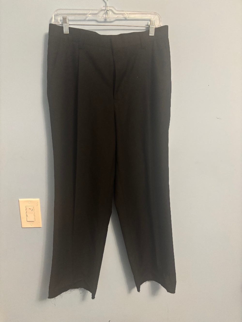 Black Pleated Dress Pants – Men’s 32 × 30